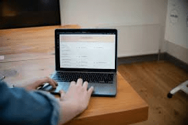 Someone pressing his PC asking for what makes a good  freelance website